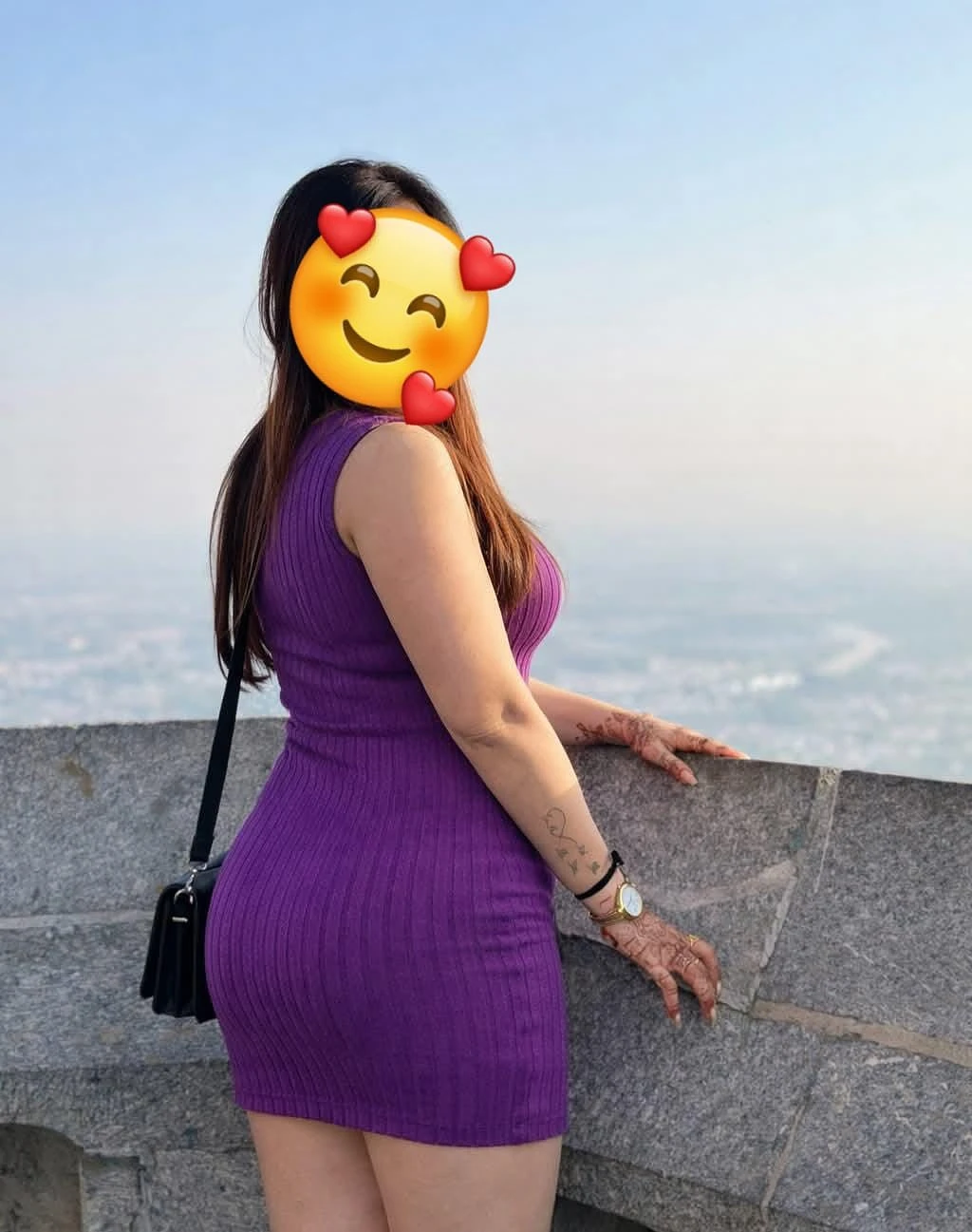 PINKI PUNJABI PATOLA ONLY OUTCALL – Indian escort in New Delhi — 13 / 20