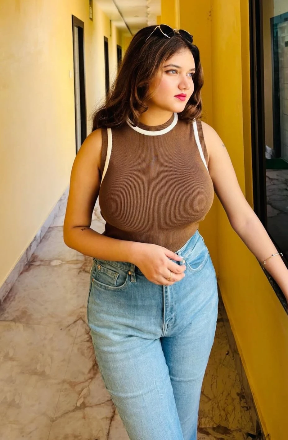 Yasmin Gadwal – Indian escort in Mumbai — 1 / 3