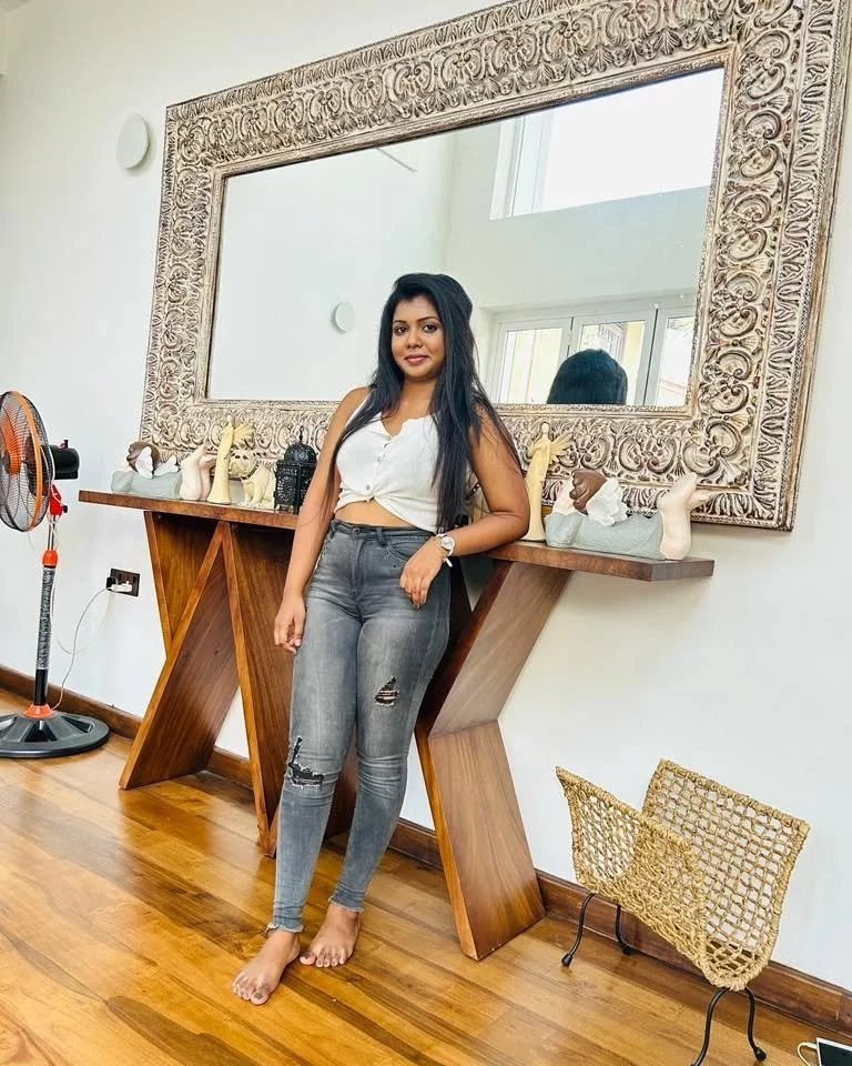 Affordable Telugu College & It Girls – Indian escort in Hyderabad — 3 / 5