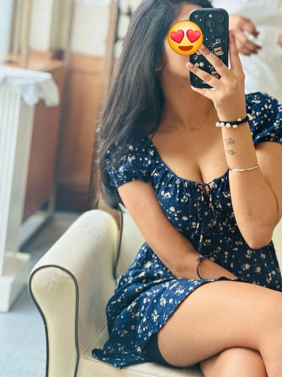 Shanaya Independent – Indian escort in Mumbai — 1 / 9