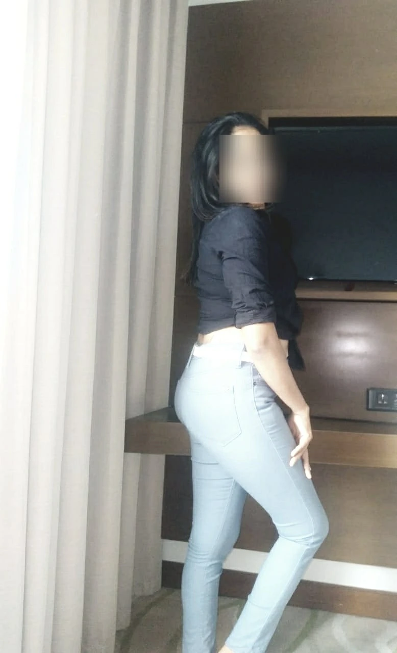Amaya – Sri Lankan escort in Colombo — 2 / 9