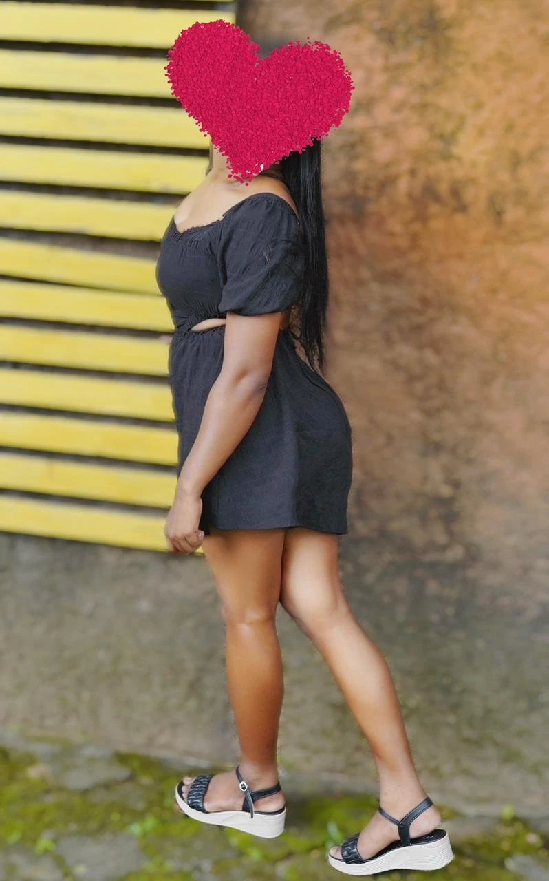 Tharindi Slim Sexy Hygienic Girl – Sri Lankan escort in Colombo — 5 / 8