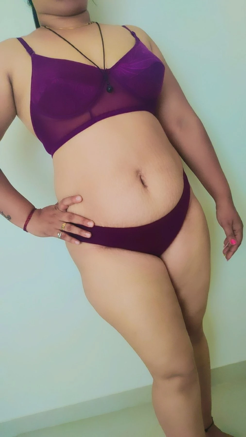 Saloni – Indian escort in Pune — 3 / 5