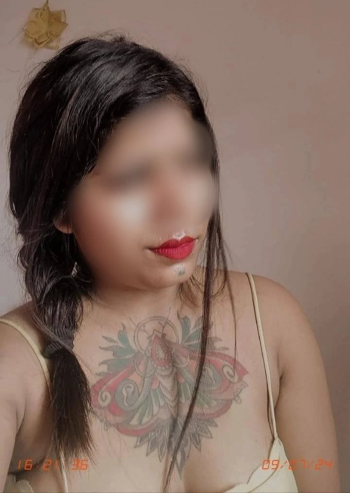 Nisha Chetry Real meet Gf Exp – Indian escort in Guwahati — 9 / 31