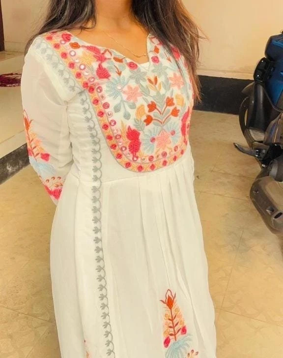 Mallupods – Indian escort in Kochi — 2 / 4