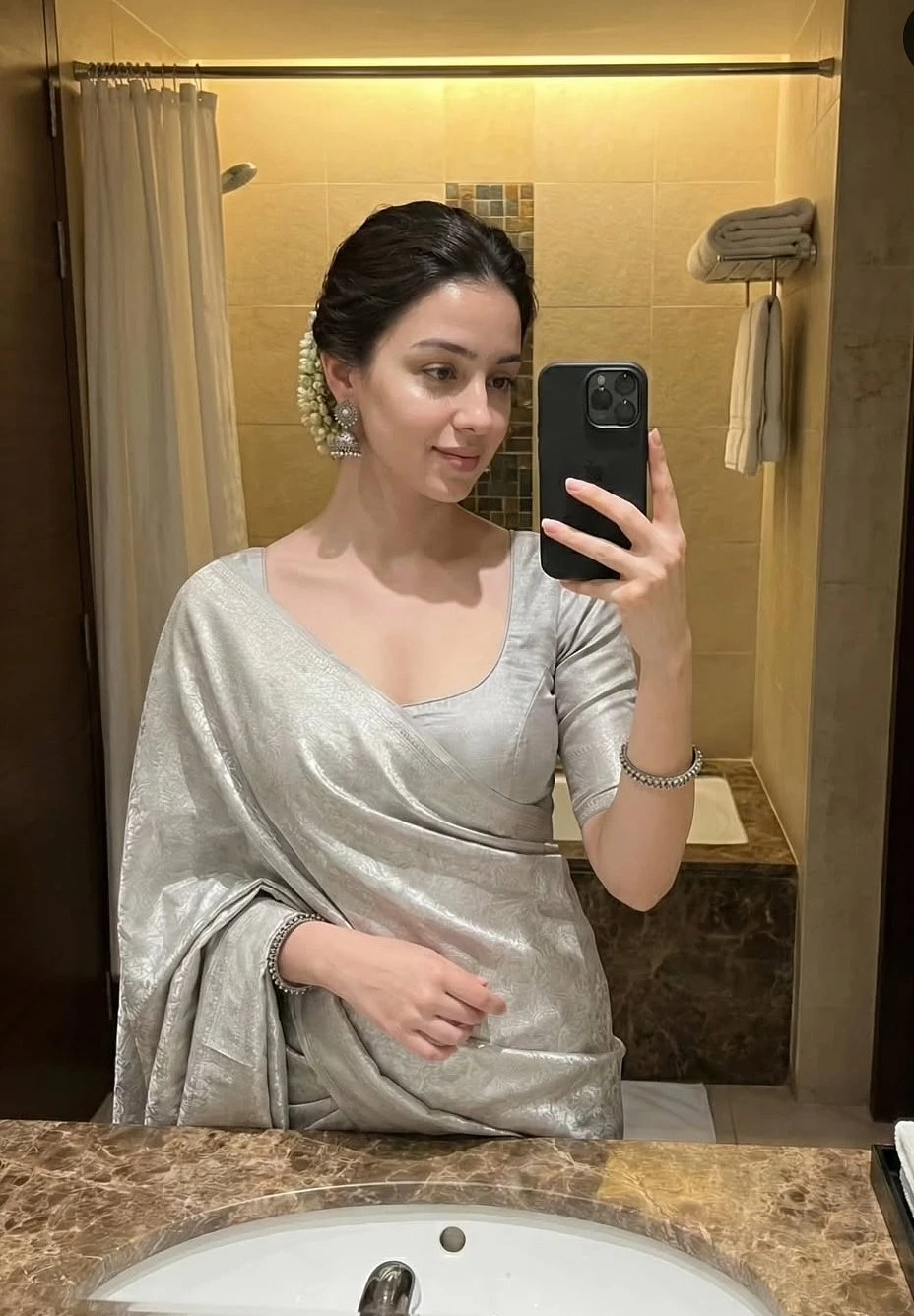 Delhi Escorts 5 Star★ Luxury Hotels 24x7 – Indian escort in New Delhi — 2 / 7