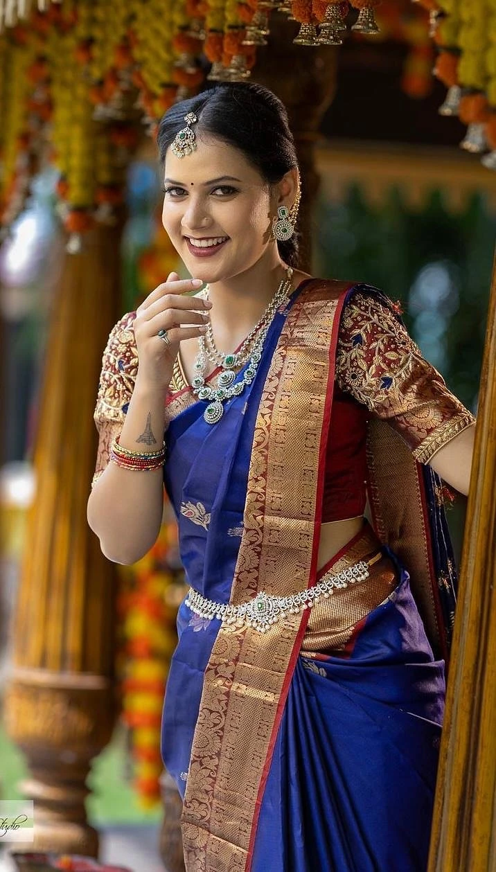 Sanjana Sharma – Indian escort in Hyderabad — 21 / 24