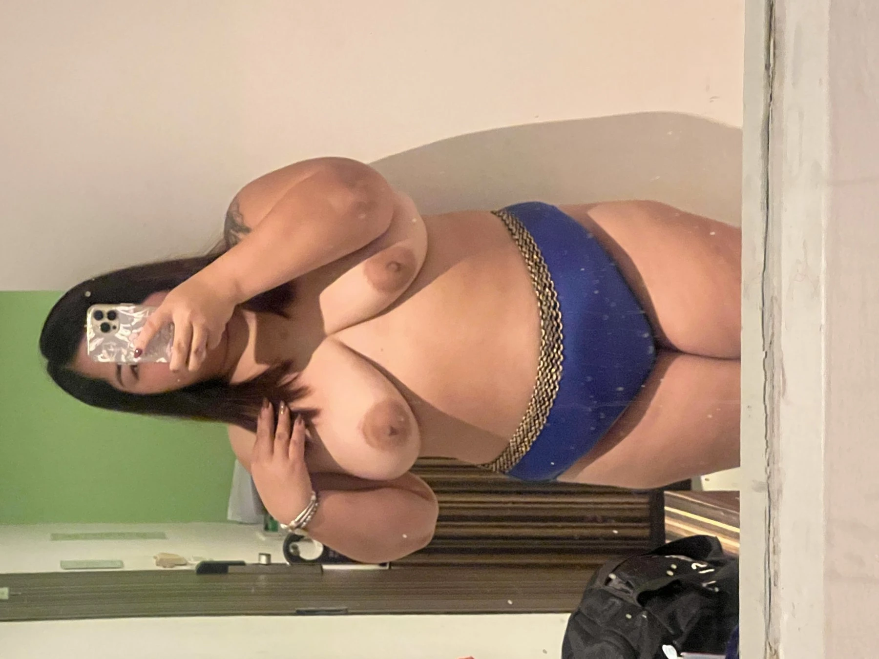 Yashhi Karki – Angolan escort in Pokhara — 2 / 3
