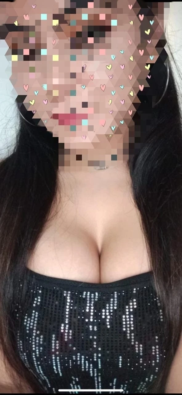 Divya Punjaban – Indian escort in New Delhi — 1 / 3