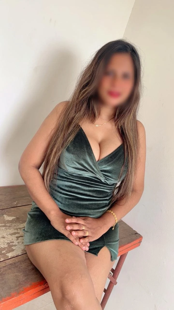 Anaya Real Meet & Cam Show – Indian escort in Mumbai — 5 / 12