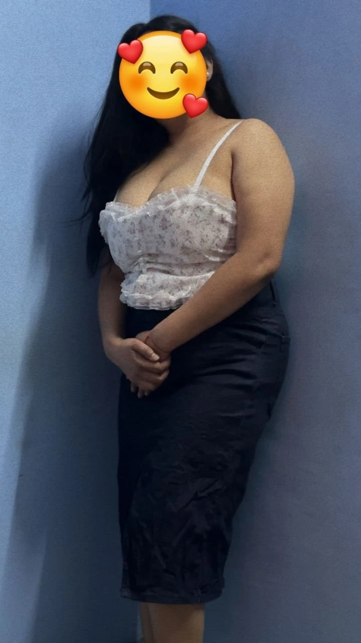 Janvi – Indian escort in Noida — 2 / 5