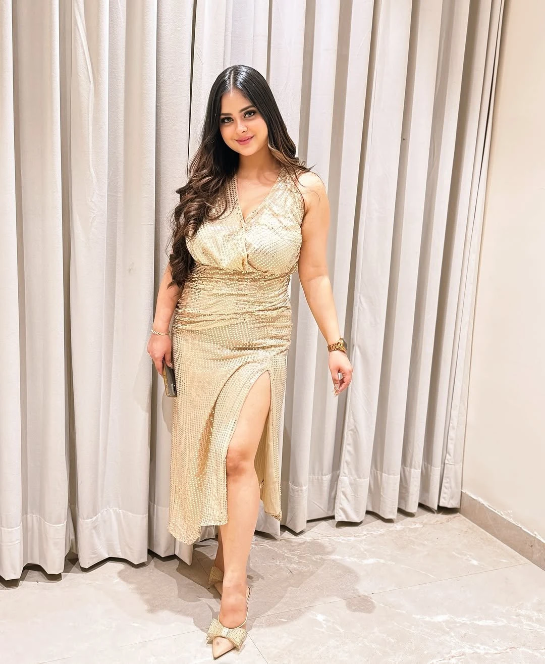 Nancy – Indian escort in Kolkata — 2 / 3