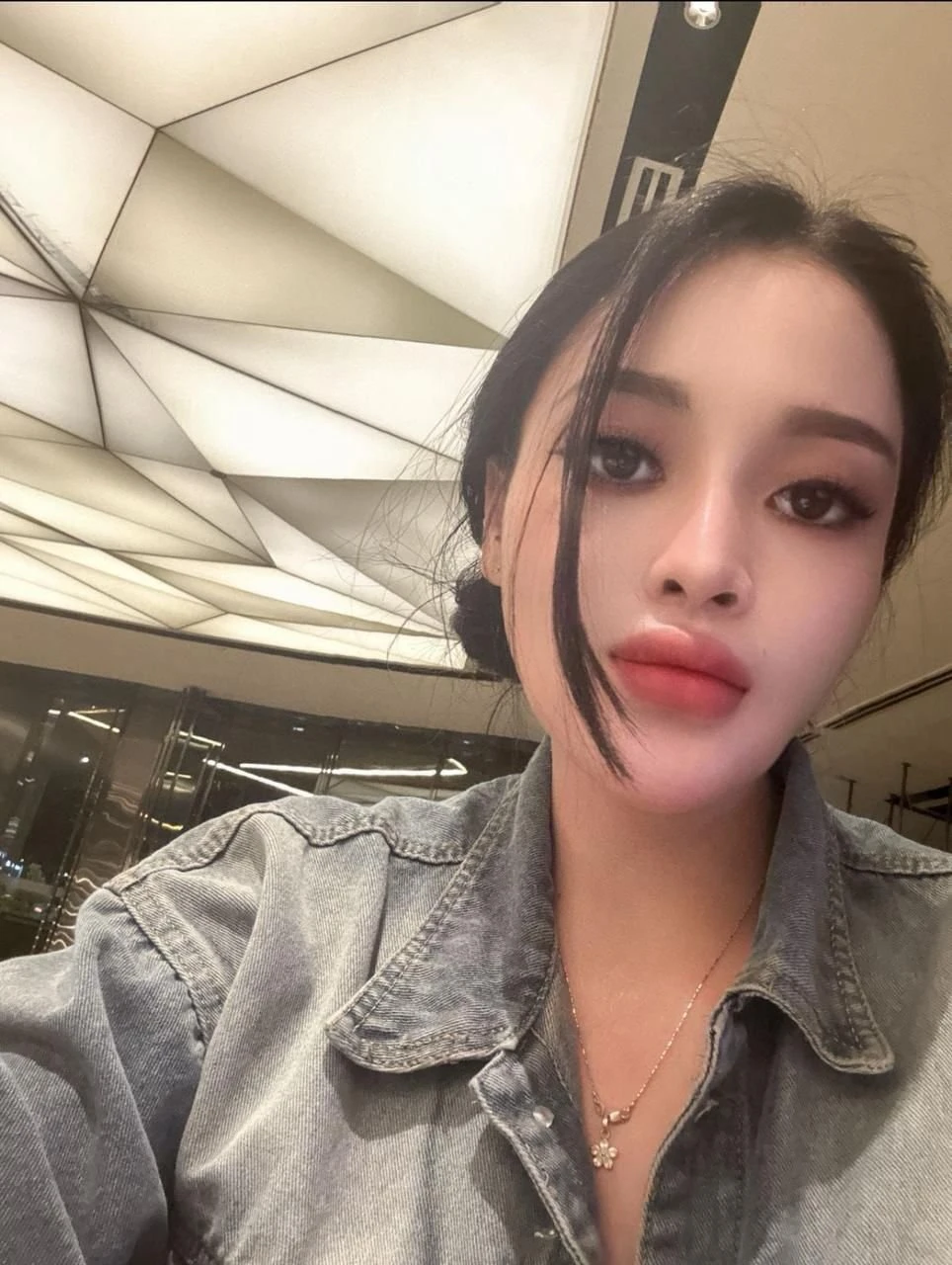 Ms Le ᴠᴇʀɪꜰɪᴇᴅ ᴘɪᴄᴛᴜʀᴇ – Vietnamese escort in Ho Chi Minh City — 14 / 15