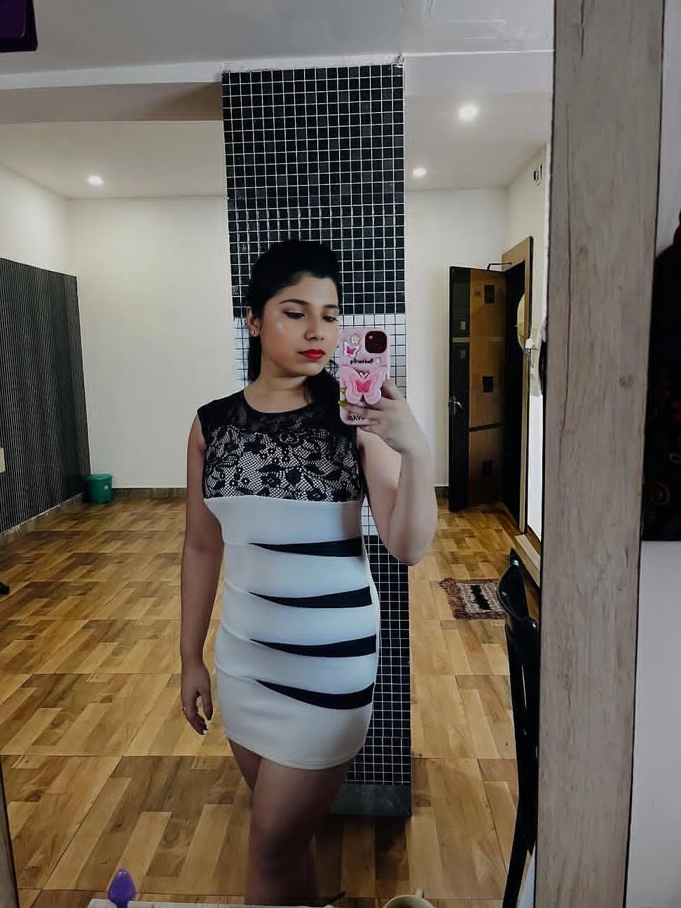 Pihu – Indian escort in Kolhapur — 3 / 4