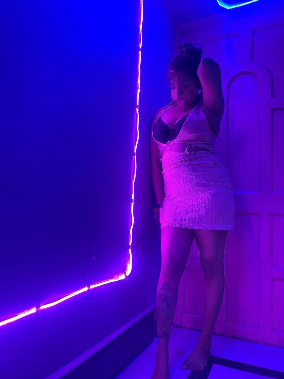 Kolkata Cam Session & Real Escort Servic – Indian escort in Kolkata — 15 / 17