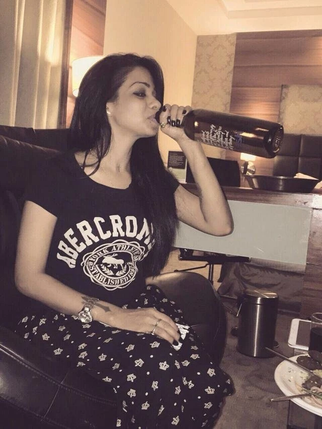 Natasha Arora = Girlfriend Experience – Indian escort in Hyderabad — 10 / 11