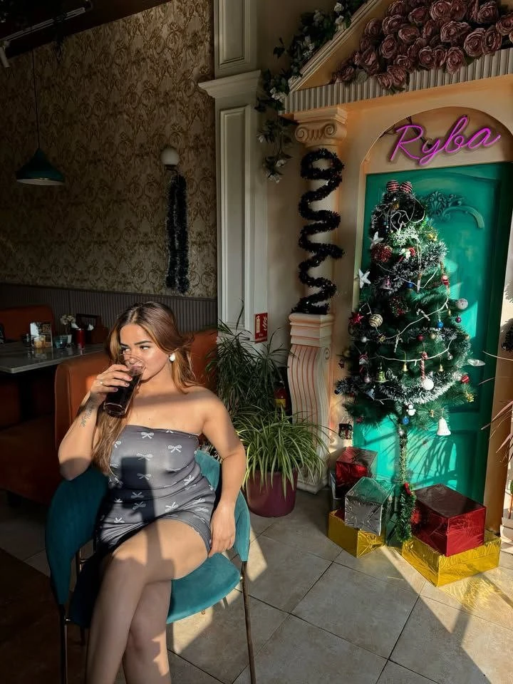 Vishakha Patel – Indian escort in Kolkata — 4 / 6