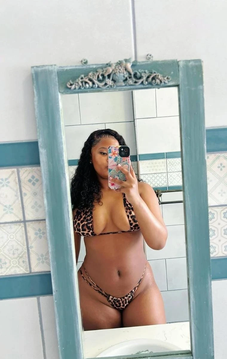 Sugar Babe – Cameroonian escort in Lomé — 3 / 4