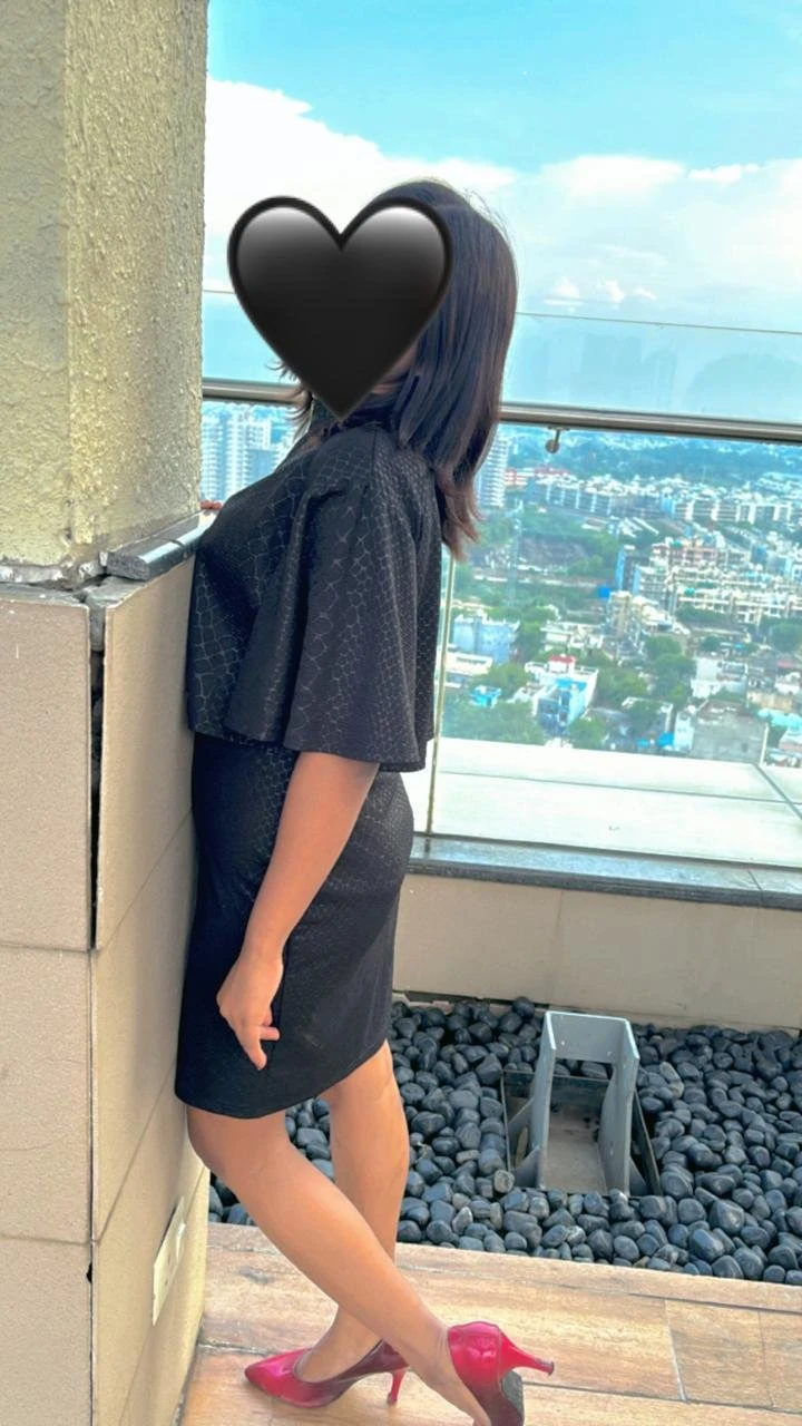 Extra Hot 20 Year Old – Indian escort in New Delhi — 5 / 12