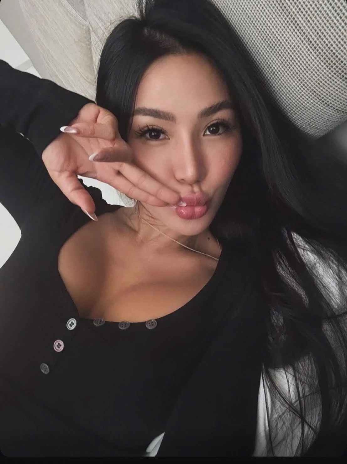 Mina – Vietnamese escort in Ho Chi Minh City — 6 / 17