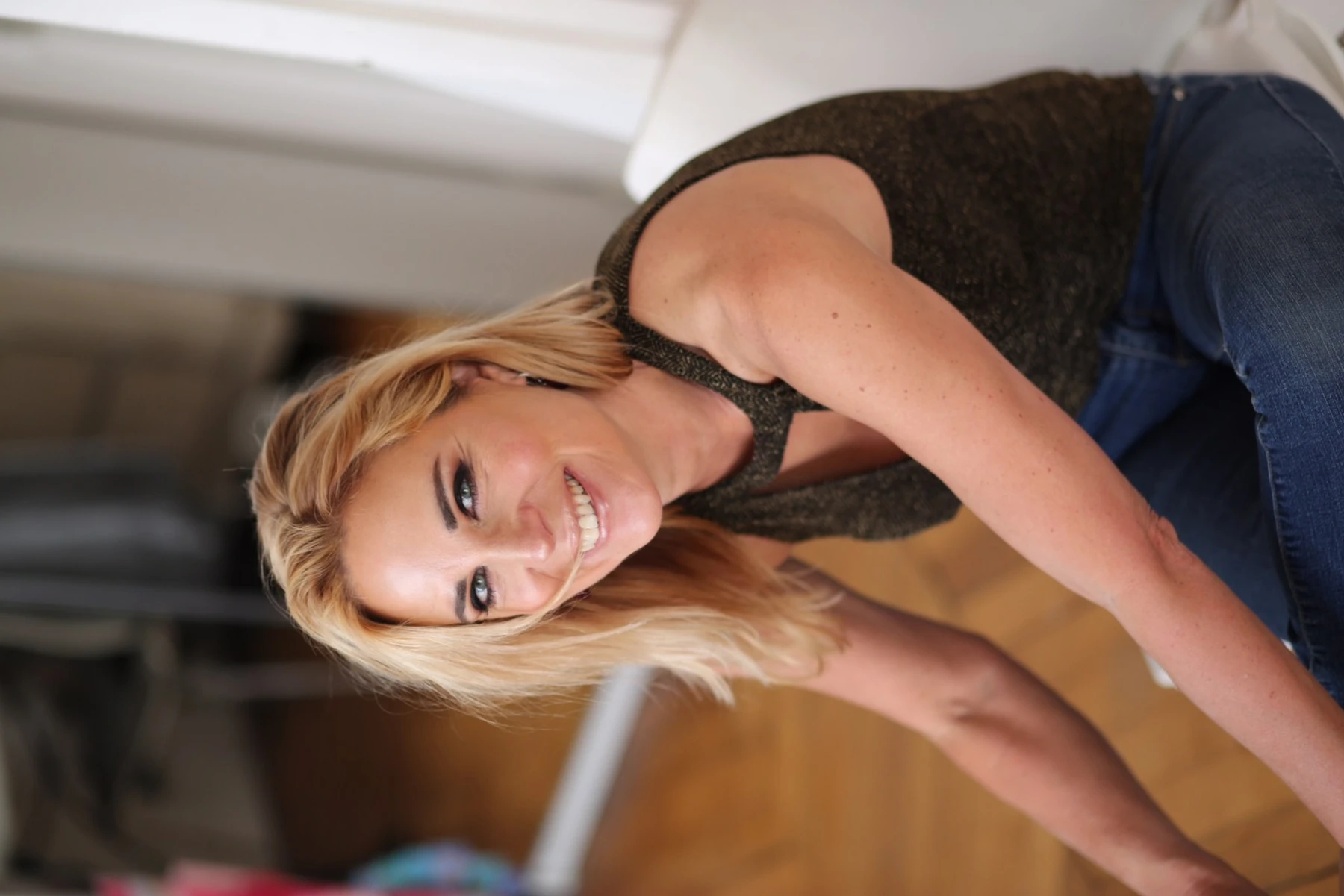 Summer – British masseuse in Beirut — 3 / 9
