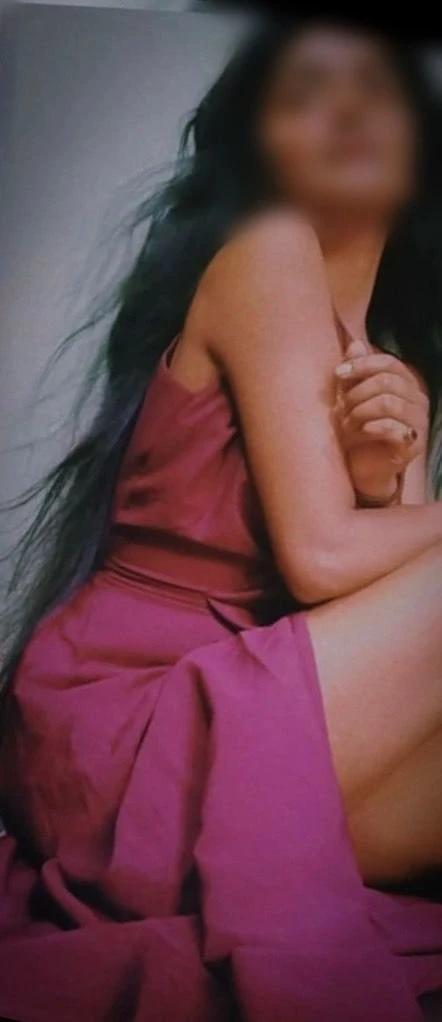 Kriti Desai – Indian escort in Hyderabad — 2 / 3
