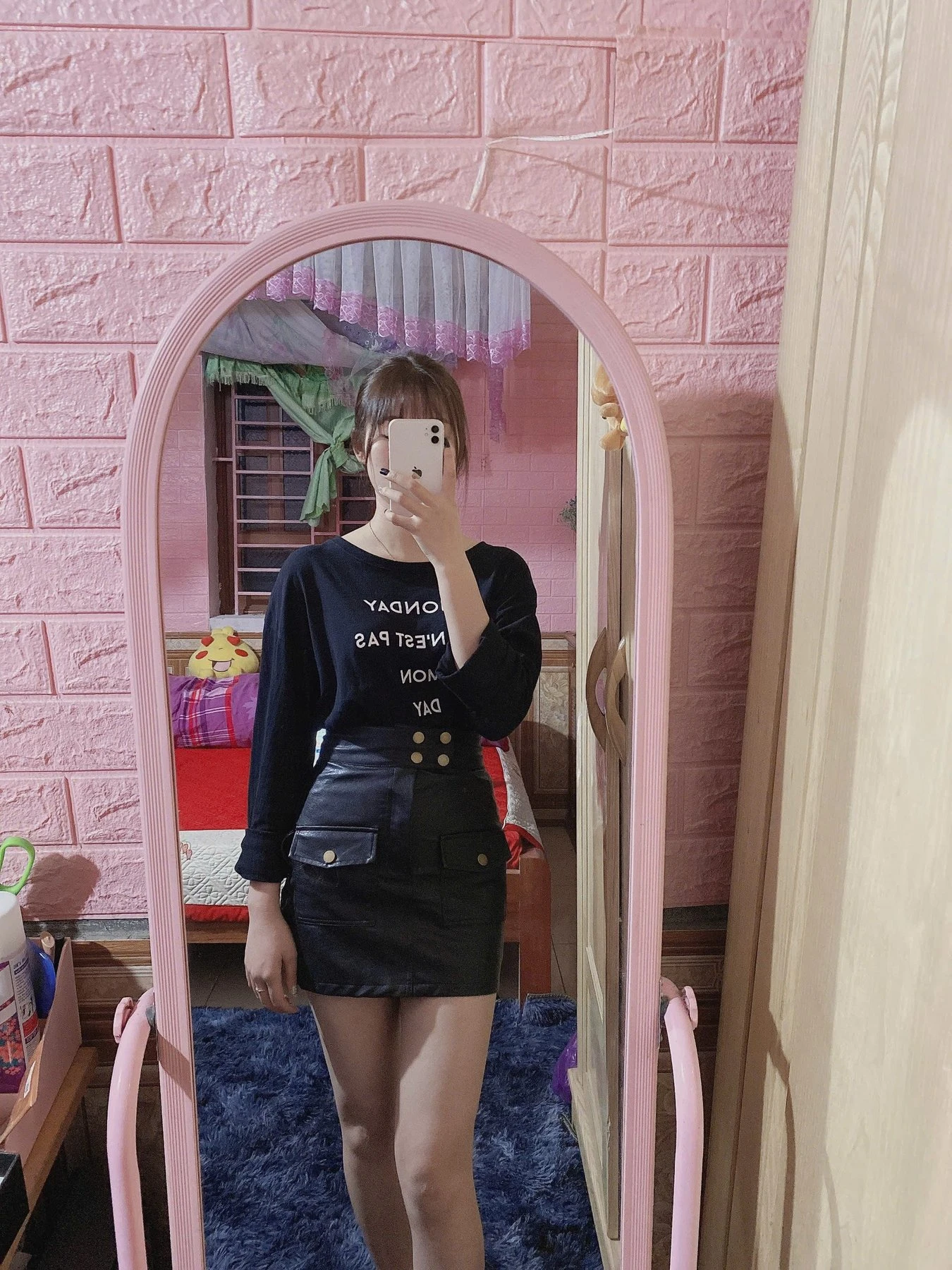 Emily – Thai escort in Colombo — 3 / 7