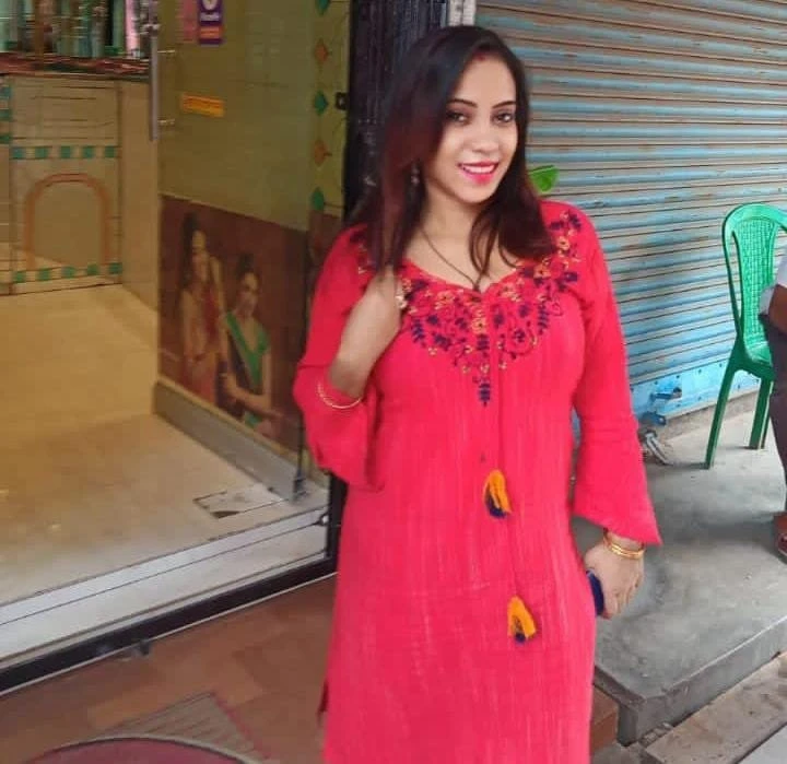 9'9'0'3'4'1'1'3'9'8 PIYALI Real Meet Cam – Indian escort in Kolkata — 4 / 12