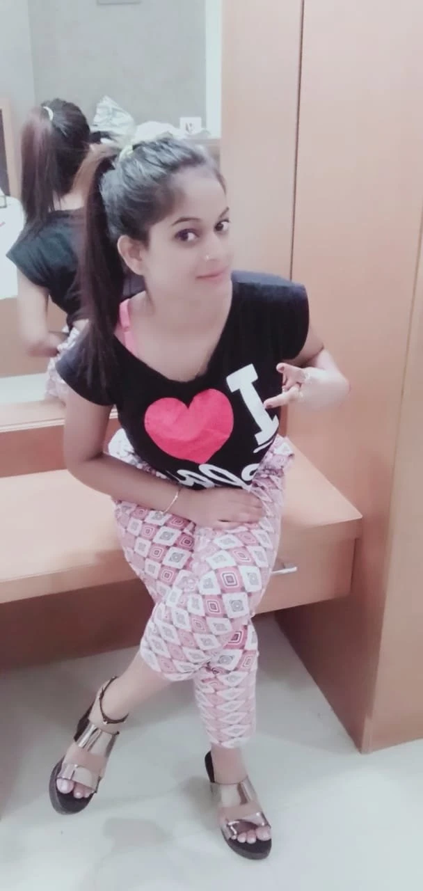 Nidhi Chandra – Indian escort in Mumbai — 2 / 3