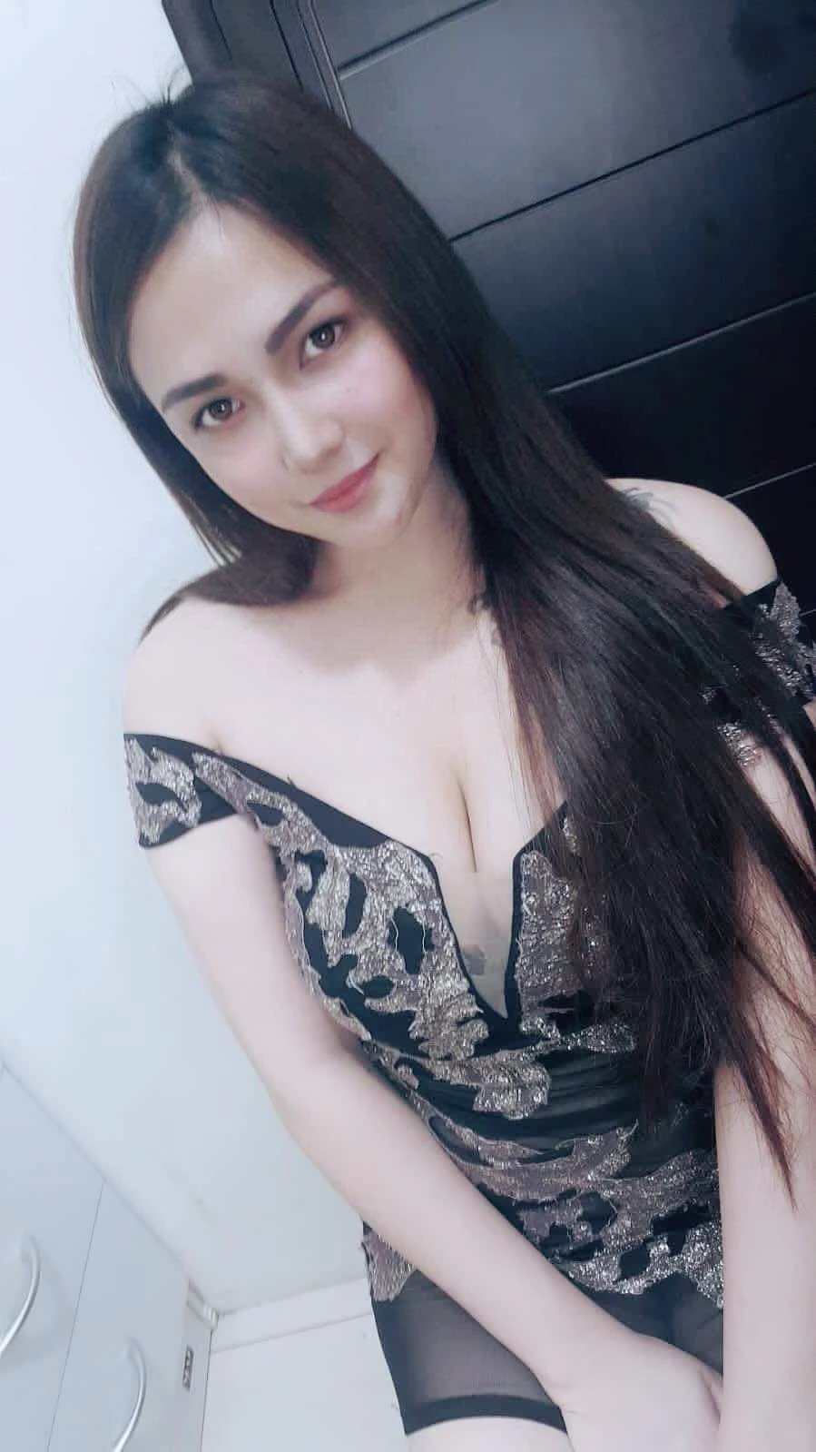 Sasha Your Ideal Naughty Playmate – Malaysian escort in Maldives — 3 / 8
