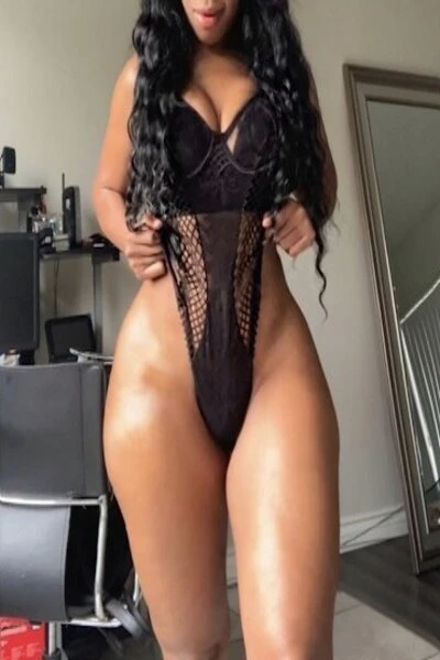 Britney – Equatorial Guinean escort in Casablanca — 3 / 4