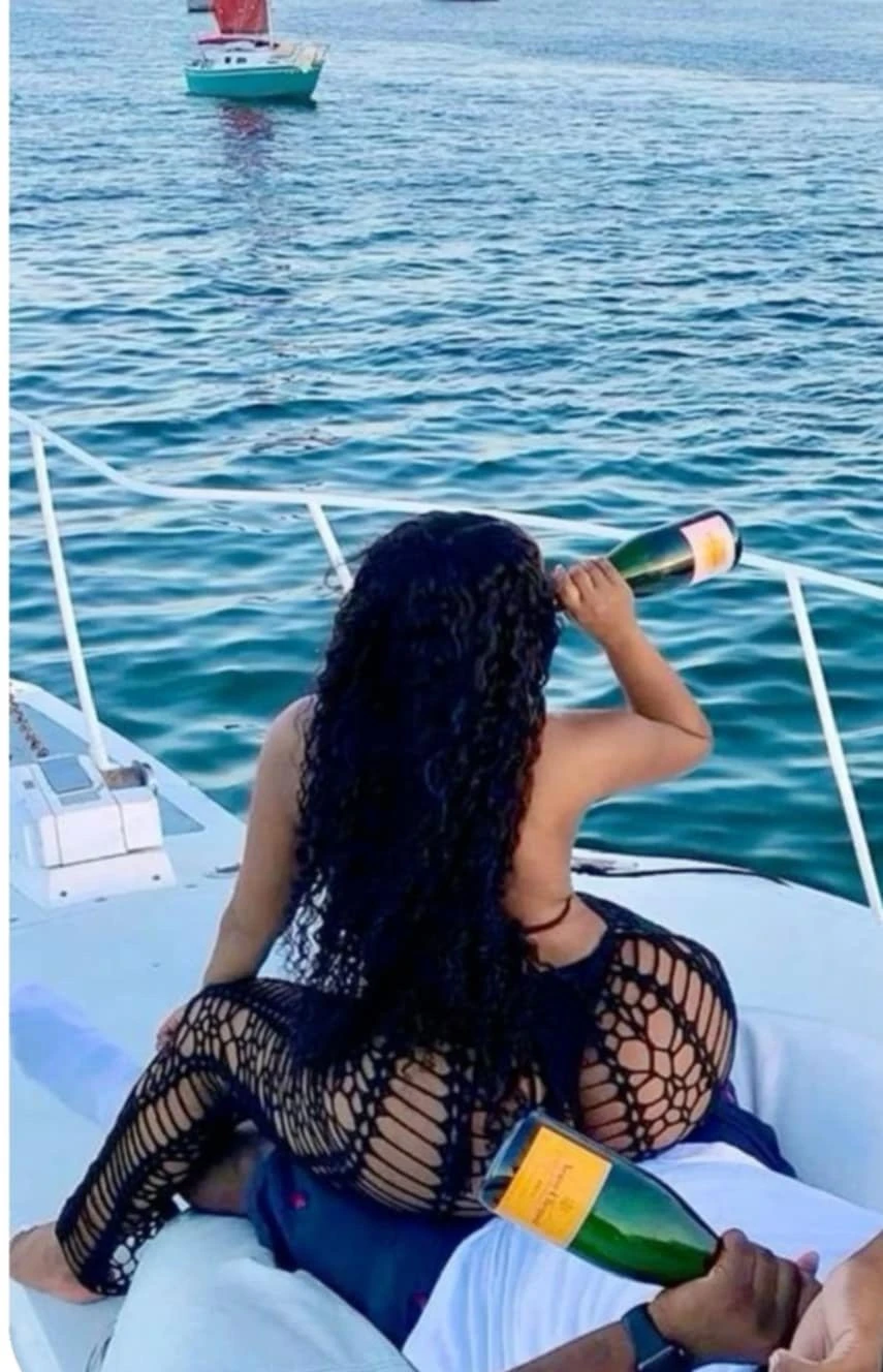 Lannah – Malagasy escort in Mauritius — 2 / 5