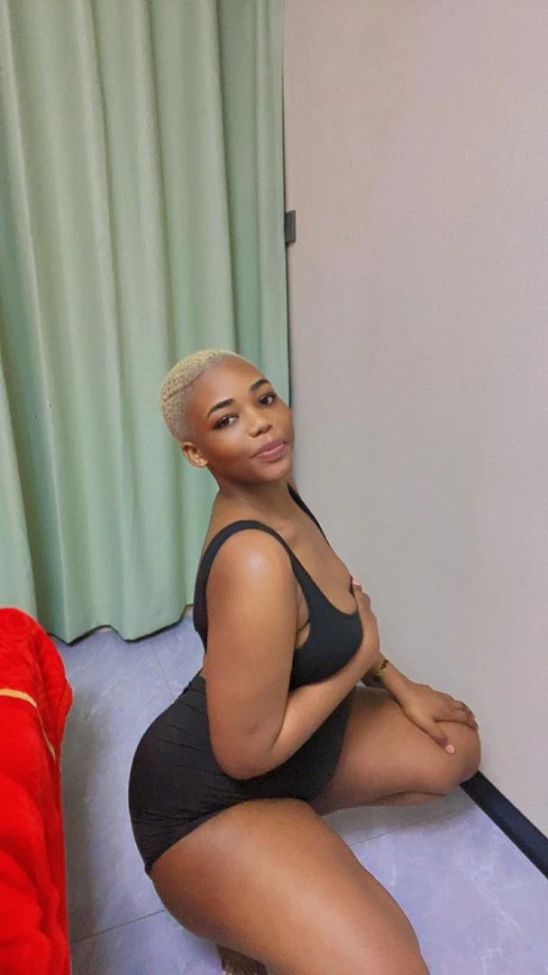 Parriy – Tanzanian escort in Macao — 3 / 5