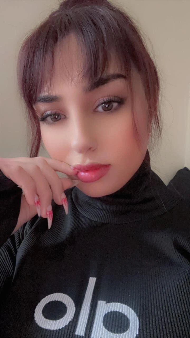 Qween Nano – Lebanese escort in Beirut — 10 / 12