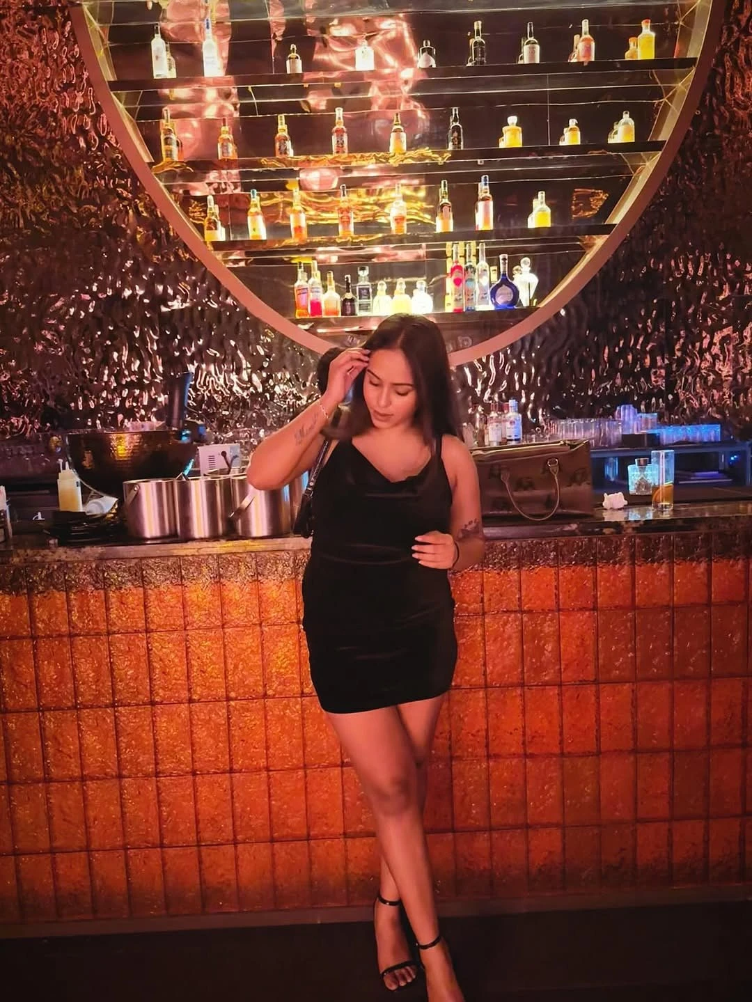 Shivangi – Indian escort in Pune — 1 / 2