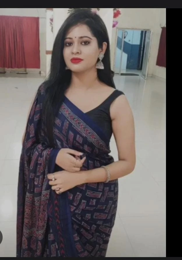Seema Independence Housewife – Indian escort in New Delhi — 3 / 4