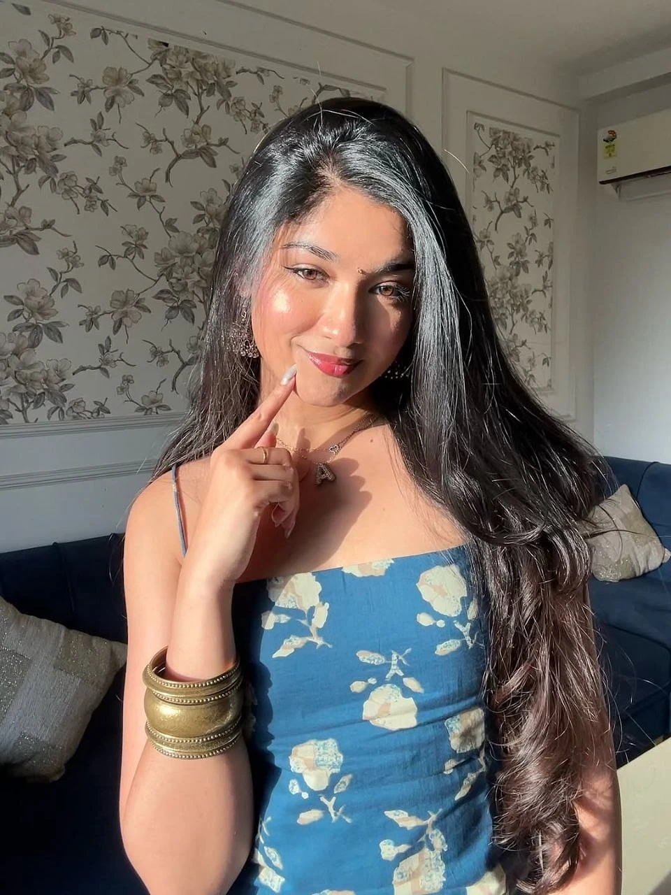 Prakhya – Indian escort in Kolkata — 4 / 5