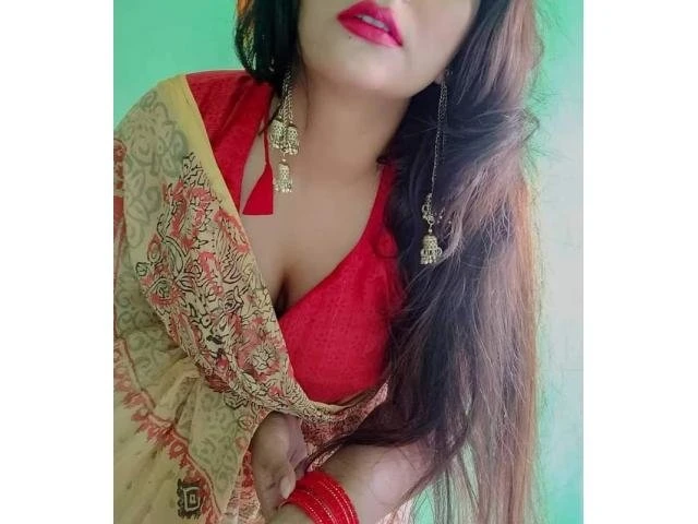 Kavya – Indian escort in New Delhi — 1 / 2