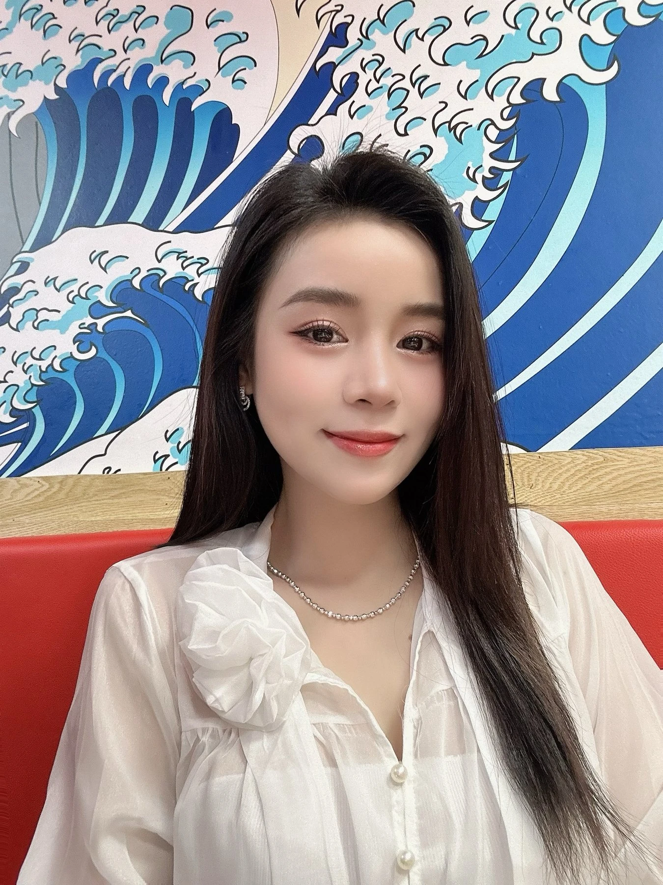 Suri – Vietnamese escort agency in Ho Chi Minh City — 7 / 24