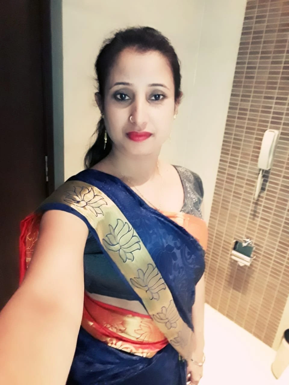 MS ALISHA SINGH – escort in Mumbai — 3 / 5