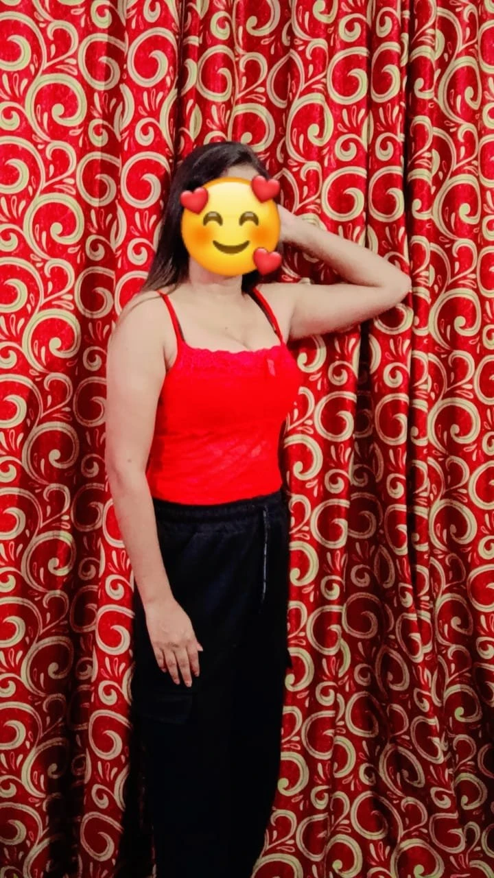 Alisha, Cam and Meet – Indian escort in New Delhi — 2 / 6