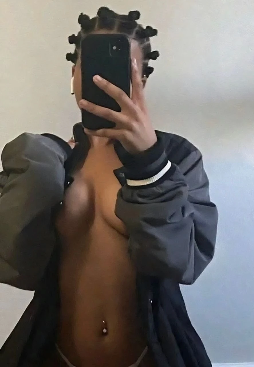 Juicy Amber sexy orange boobs Real Meet – South African escort in Mumbai — 3 / 5