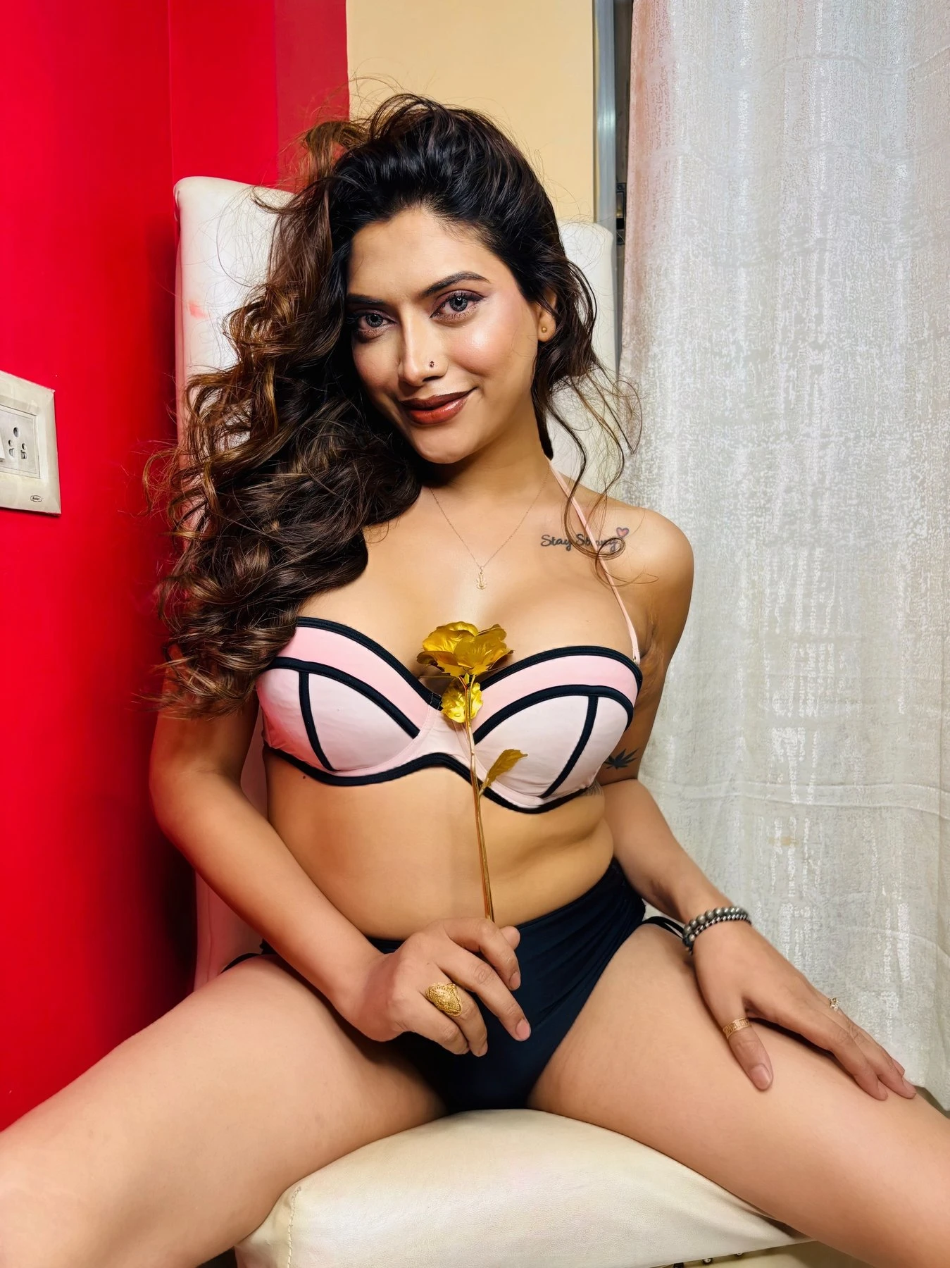 Ishika rai video call – Indian escort in Mumbai — 16 / 23