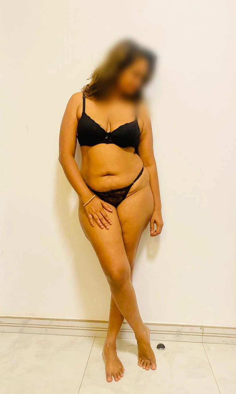 Teena Hot Model Colombo – Sri Lankan escort in Colombo — 7 / 9