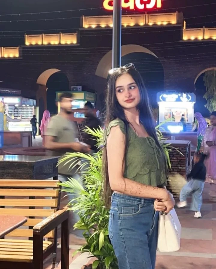 Prachi Panday – Indian escort in Hyderabad — 4 / 5