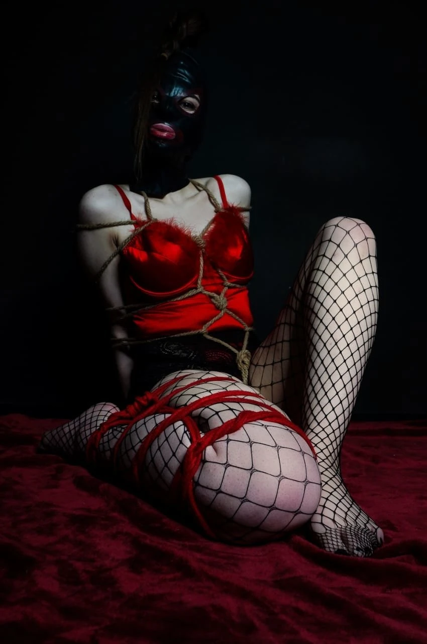 Goddess Medusa – Greek dominatrix in Beirut — 11 / 16