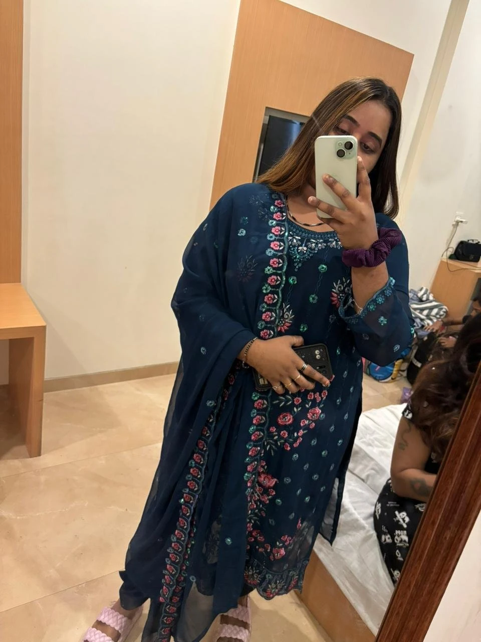 Cam and Meet Both – escort in Kolkata — 1 / 5