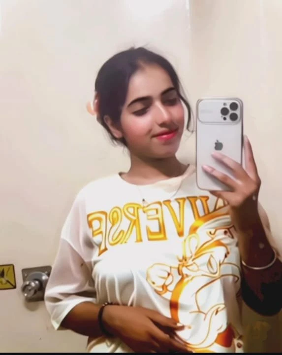 Sonam – Haitian escort in Hyderabad — 1 / 2