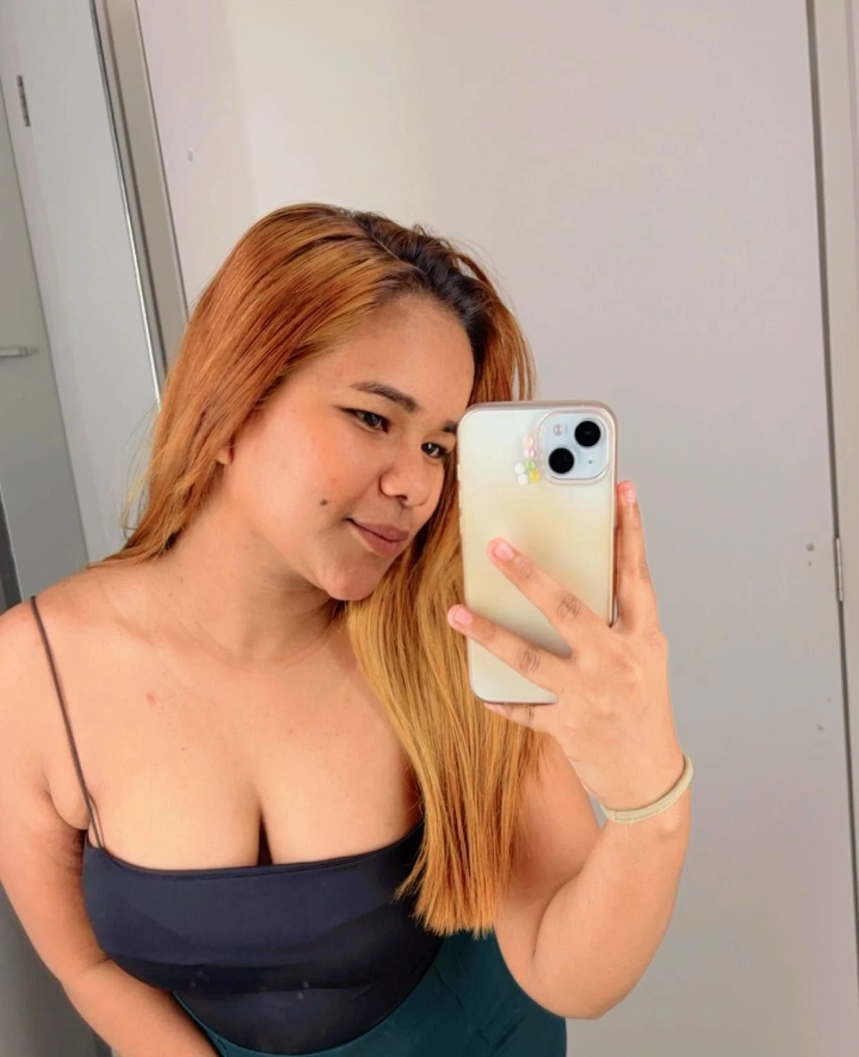 High profile sexy call girl only cash bo – Indian escort in Hyderabad — 4 / 6