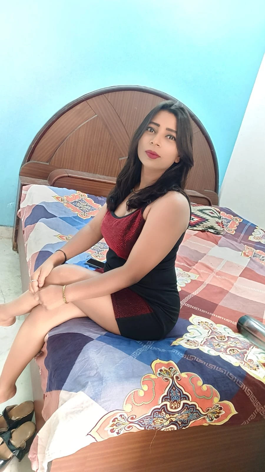 Janvhi – Indian escort in New Delhi — 1 / 2